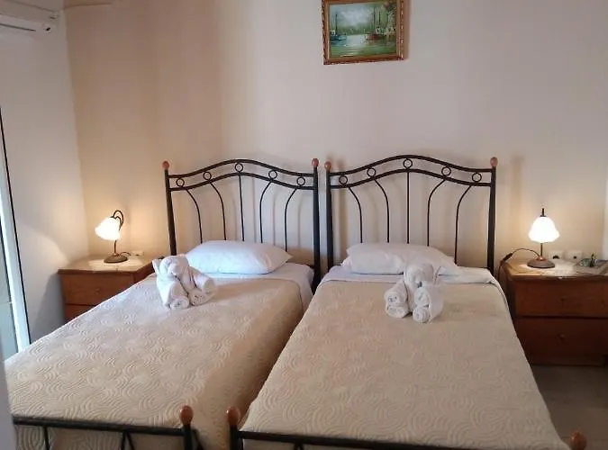 Daire Makis & Poros (Kefalonia)