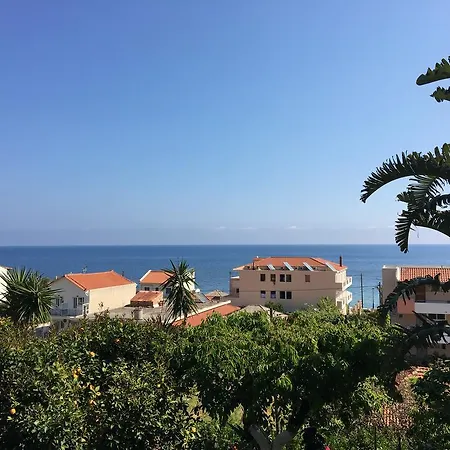 Makis & Apartamento Poros (Kefalonia)